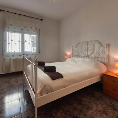 Sleeps 8 Pool Wifi Villa Lloret de Mar